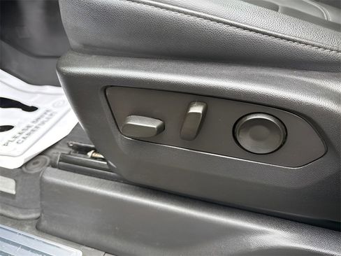 Used 2022 GMC Sierra 1500 SLT w/ SLT Convenience Package image 23