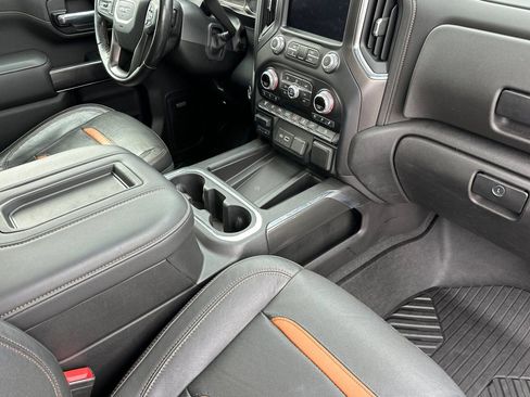 Used 2020 GMC Sierra 2500 AT4 w/ AT4 Premium Package image 18