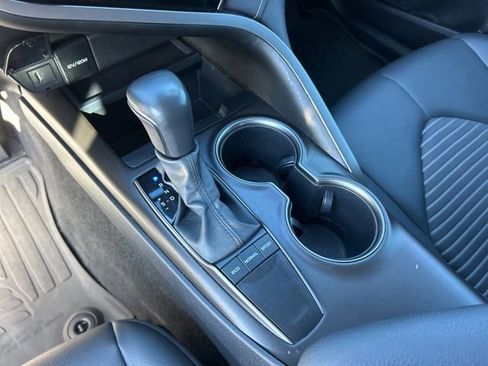 Used 2022 Toyota Camry SE w/ Convenience Package image 24