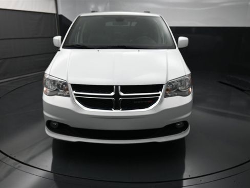 Used 2019 Dodge Grand Caravan SXT FWD image 4
