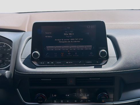 Used 2023 Nissan Rogue SV image 12