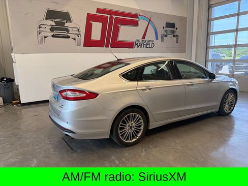 Used 2014 Ford Fusion SE w/ Equipment Group 202A FWD image 3