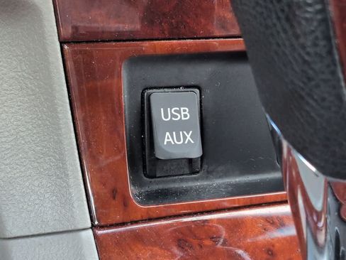 Used 2012 Toyota Highlander Limited w/ Tow Pkg FWD image 23