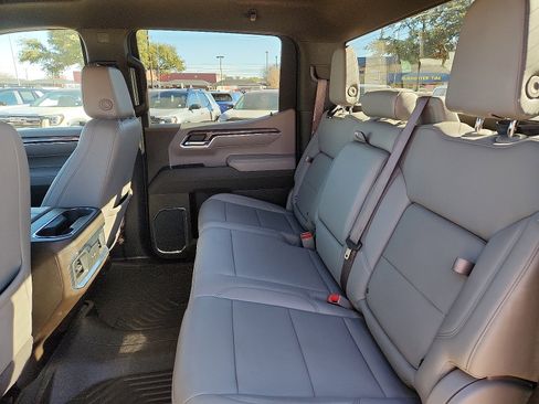 Used 2025 Chevrolet Silverado 1500 LTZ image 11