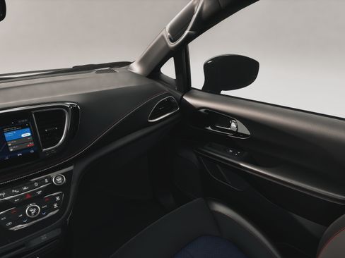 New 2027 Chrysler Pacifica Select AWD/4WD image 7