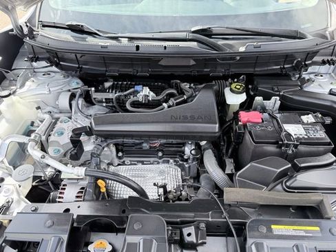 Used 2020 Nissan Rogue S FWD image 17