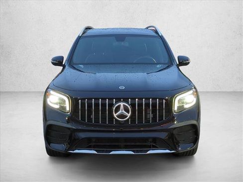 Used 2022 Mercedes-Benz GLB 250 image 2