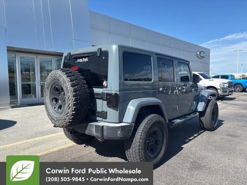 Used 2014 Jeep Wrangler Unlimited Rubicon w/ Connectivity Group AWD/4WD image 6