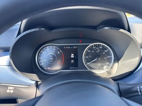 Used 2025 Nissan Versa SV image 20