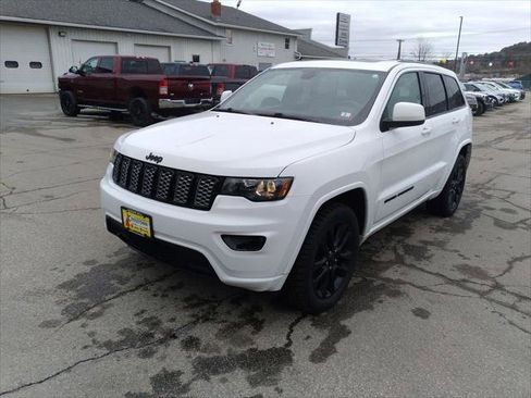 Certified 2021 Jeep Grand Cherokee Laredo X AWD/4WD image 10