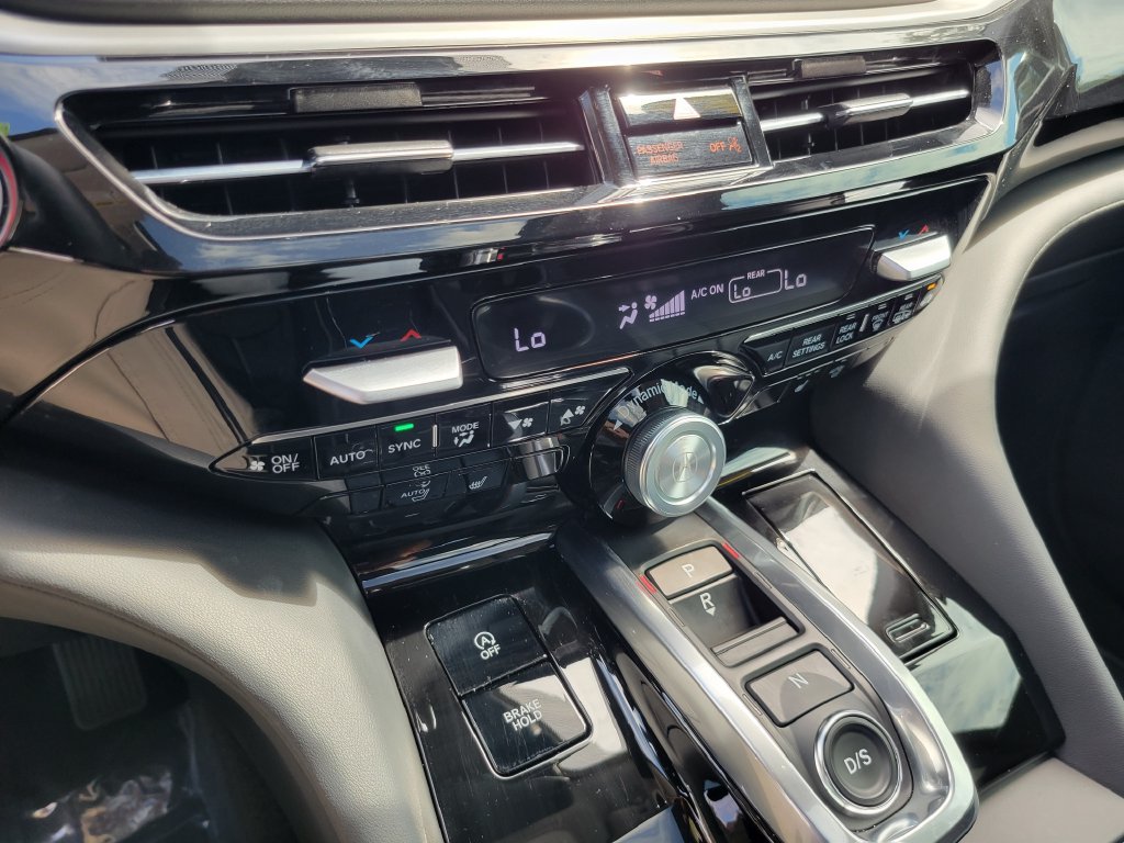 Certified 2025 Acura MDX w/ Technology Package FWD image 32