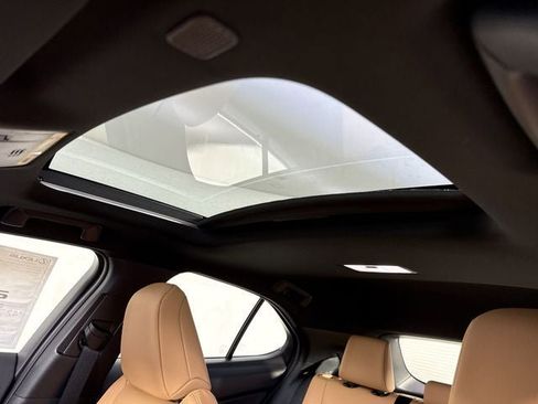 New 2026 Lexus UX 300h AWD image 17