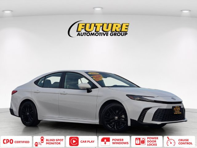 Certified 2025 Toyota Camry SE FWD image 1