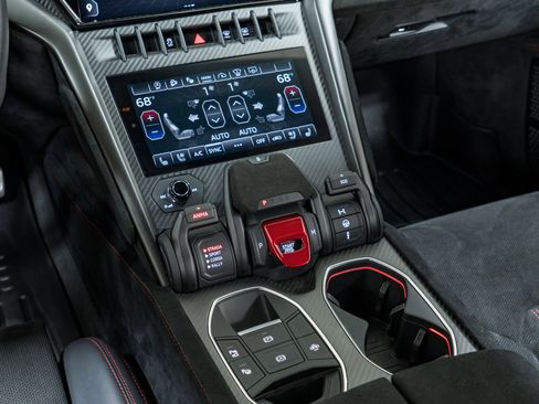 Used 2023 Lamborghini Urus Performante image 25