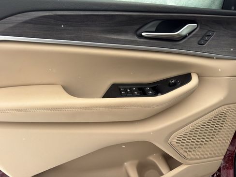 Used 2023 Jeep Grand Cherokee Limited image 13