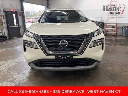 Used 2021 Nissan Rogue SV w/ Premium Package AWD/4WD image 3