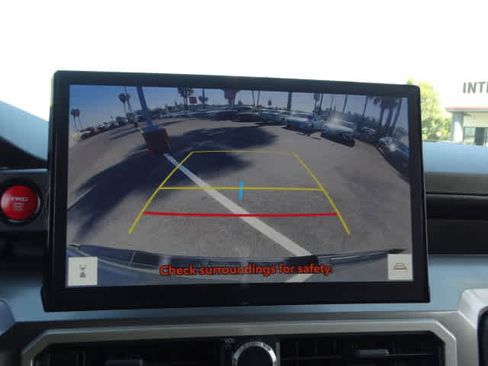 Used 2024 Toyota Tacoma TRD Off-Road image 29