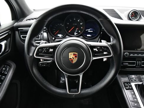Used 2021 Porsche Macan AWD/4WD image 10