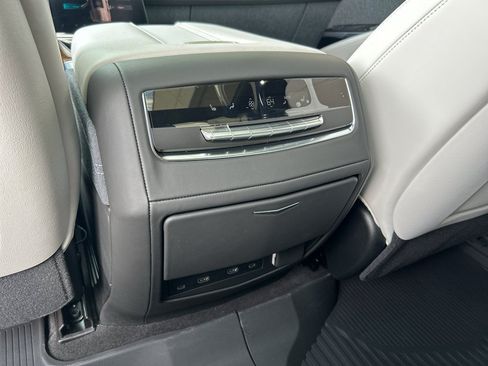 Certified 2026 Cadillac Escalade ESV Platinum Sport w/ LPO, Floor Liner Package AWD/4WD image 21