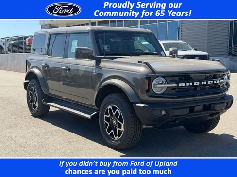 New 2026 Ford Bronco Outer Banks AWD/4WD image 1