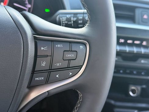 Used 2020 Lexus UX 200 w/ Premium Package FWD image 22