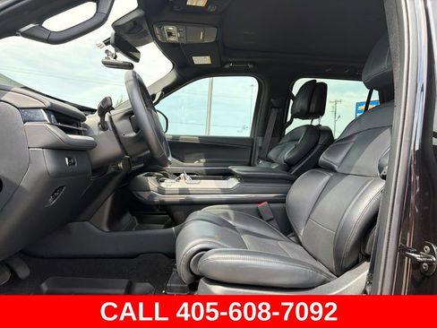 Used 2025 Lincoln Navigator Reserve w/ Jet Appearance Package AWD/4WD image 13