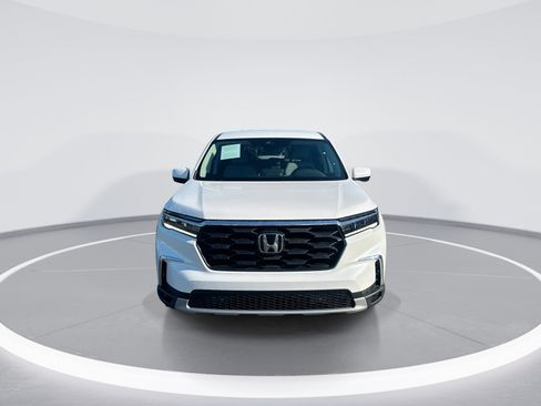 Used 2025 Honda Pilot EX-L image 3