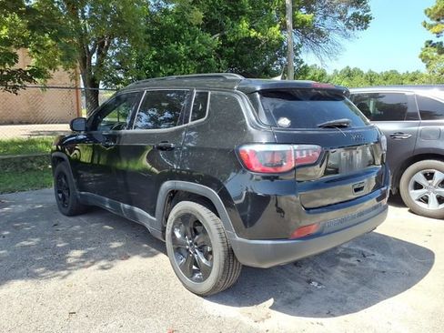Used 2020 Jeep Compass Latitude FWD image 7
