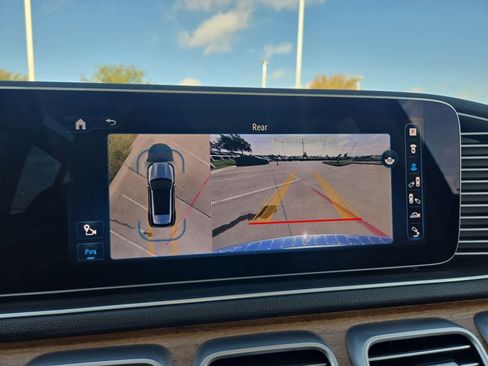 Used 2024 Mercedes-Benz GLE 450 4MATIC image 28