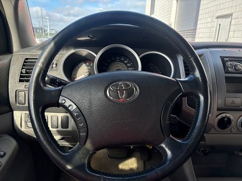 Used 2006 Toyota Tacoma PreRunner image 15