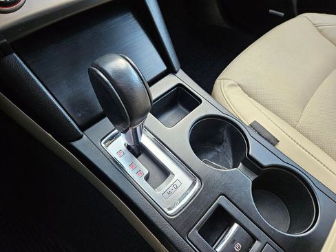 Used 2016 Subaru Outback 2.5i Limited image 33