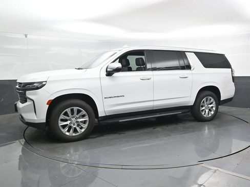 Used 2023 Chevrolet Suburban Premier AWD/4WD image 8