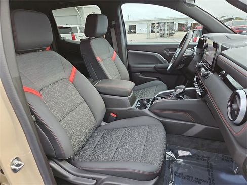 Used 2023 Chevrolet Colorado Z71 w/ Z71 Convenience Package 2 image 27