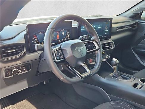 Certified 2025 Ford Mustang Coupe image 10