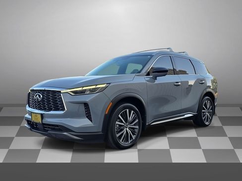 Used 2025 INFINITI QX60 Sensory w/ Vision Package AWD/4WD image 3