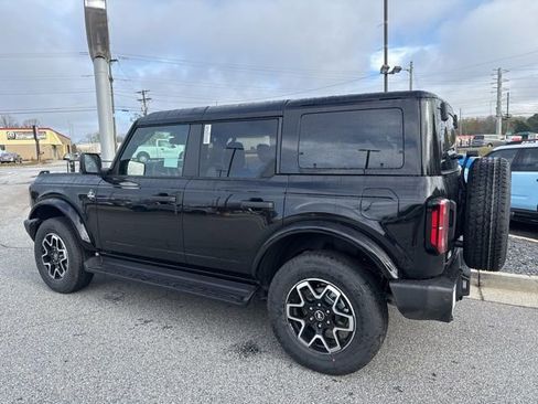 New 2026 Ford Bronco Outer Banks image 8
