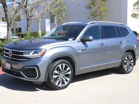 Used 2021 Volkswagen Atlas SEL Premium image 2