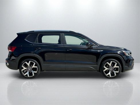 Used 2022 Volkswagen Taos SEL image 4