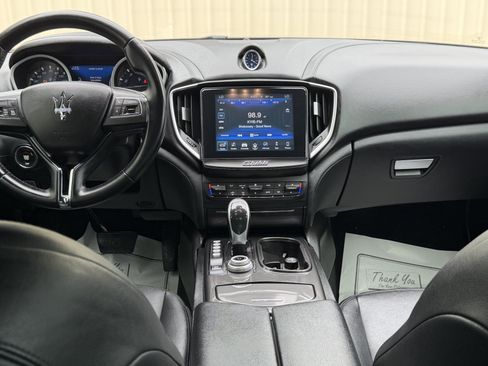 Used 2018 Maserati Ghibli RWD image 29