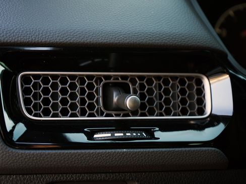 Used 2025 Honda Civic Sport image 38