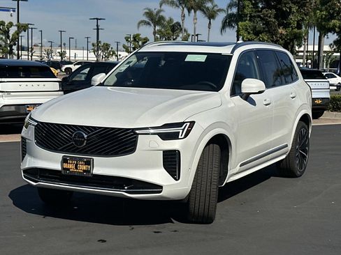 New 2026 Volvo XC90 B5 Plus image 3