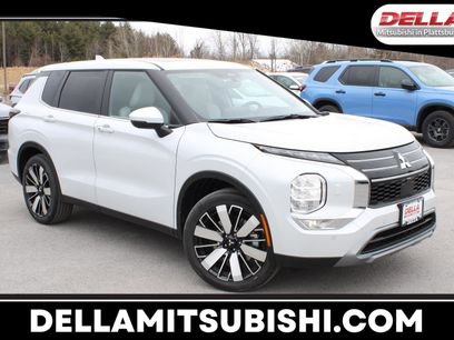 New 2025 Mitsubishi Outlander SE