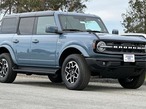 Used 2025 Ford Bronco Outer Banks image 7