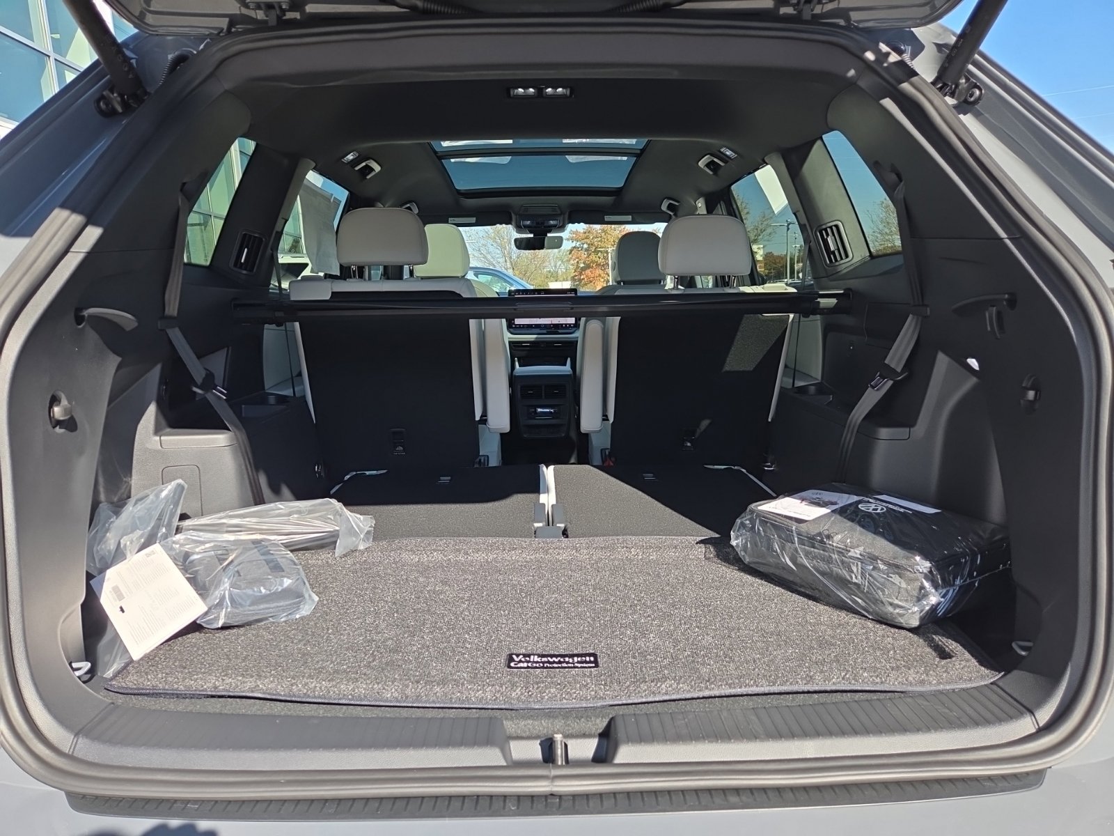 New 2027 Volkswagen Atlas SEL R-Line AWD/4WD image 9