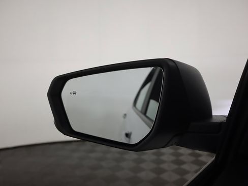 Used 2024 Chevrolet Equinox LS w/ Driver Confidence II Package image 33