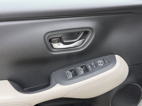 Used 2023 Honda HR-V EX-L image 11