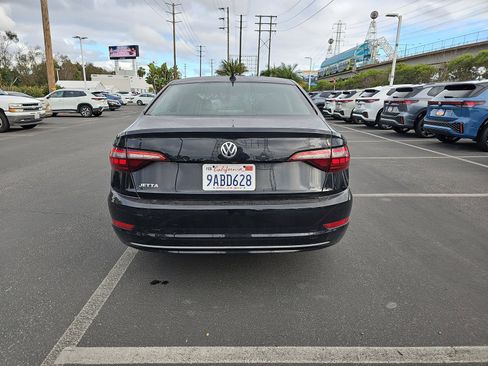 Certified 2021 Volkswagen Jetta SE w/ SE Cold Weather Package image 11