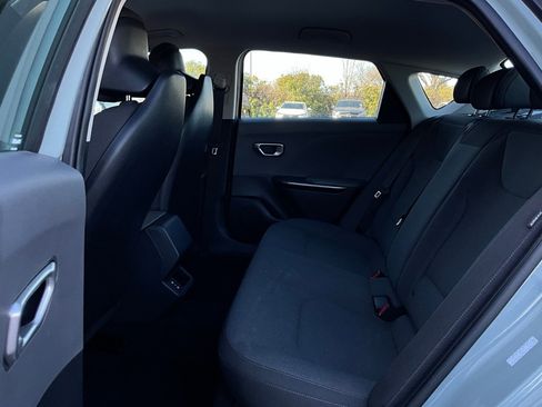 Used 2025 Kia K4 LXS image 10
