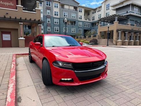 Used 2016 Dodge Charger R/T w/ Plus Group RWD image 12