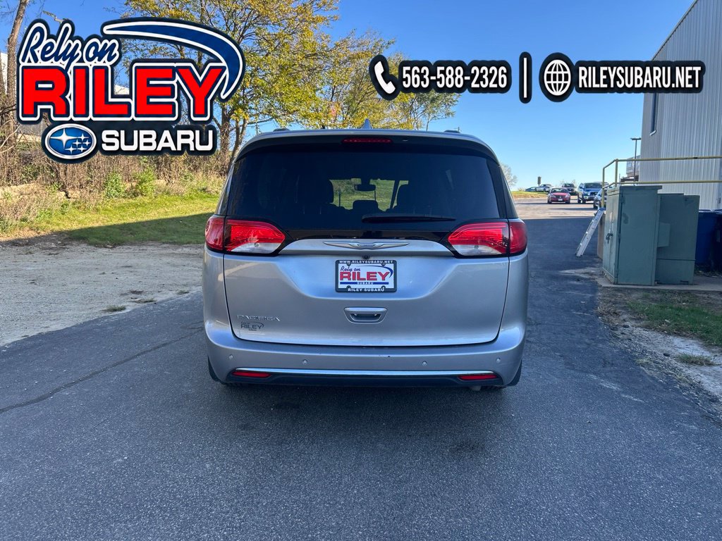 Used 2018 Chrysler Pacifica Touring Plus FWD image 7